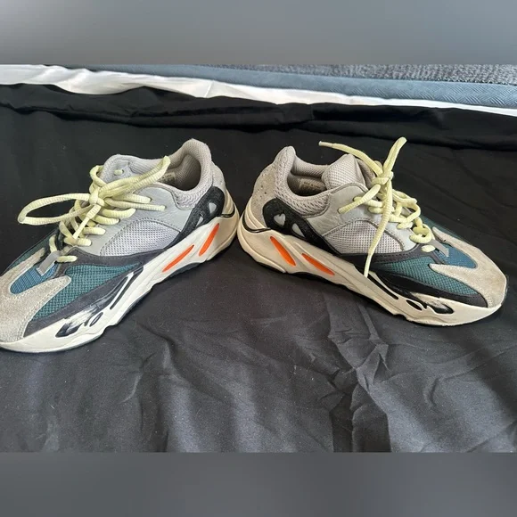 Yeezy 700 V1 Waverunner - Picture 2 of 5